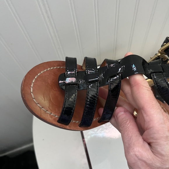 Coach - Picture 3 of 9